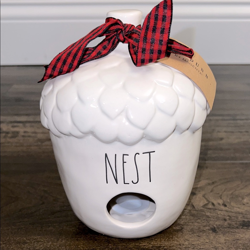 NWOT Rae Dunn Nest Acorn Birdhouse